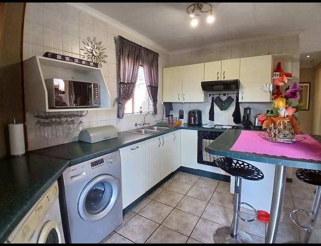 2 BEDROOM CLUSTER FOR SALE IN UNION